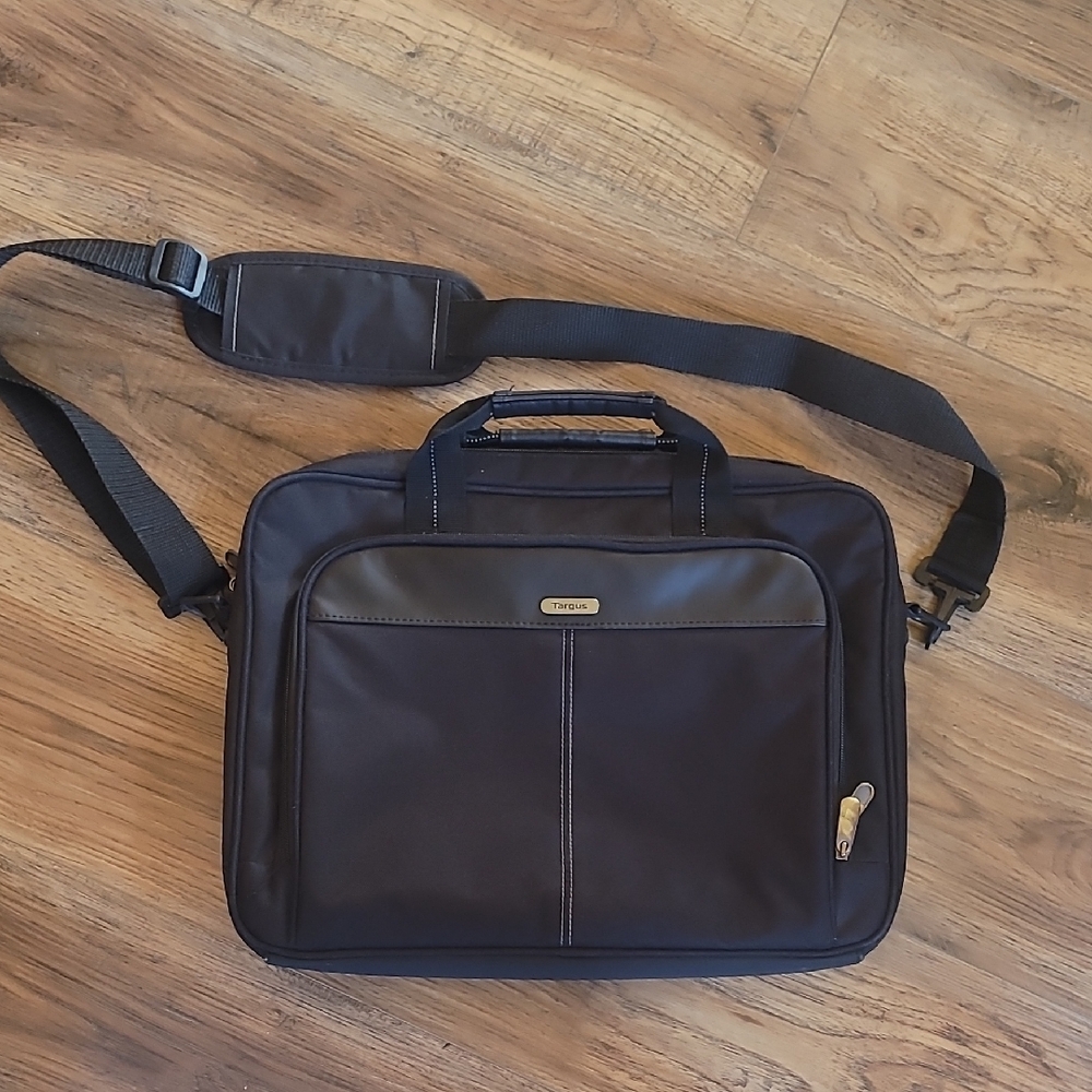 Targus Black Laptop Bag, Silver Accents